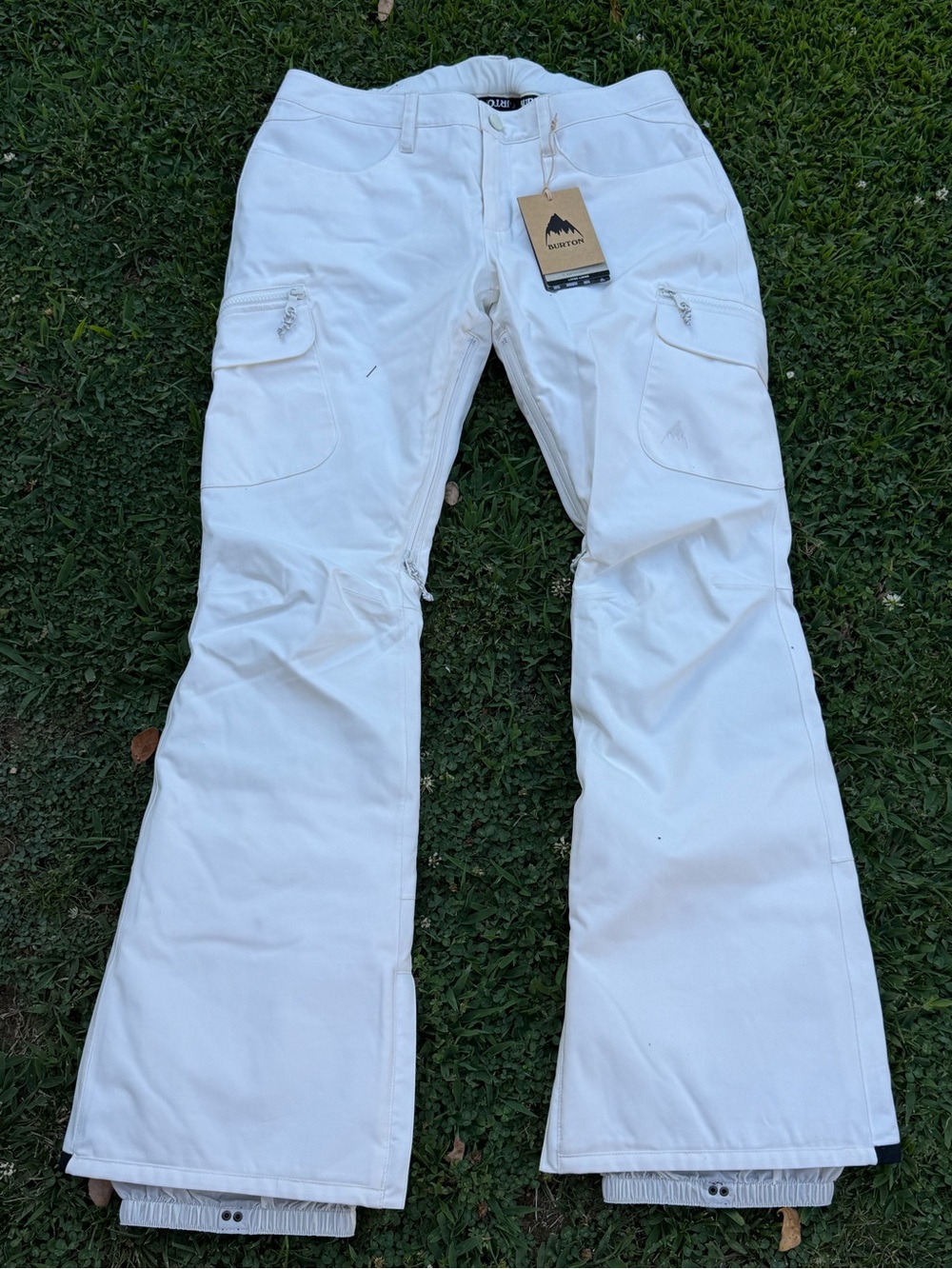 NWT Burton "Gloria" insulated snowboard snow pants - Size M